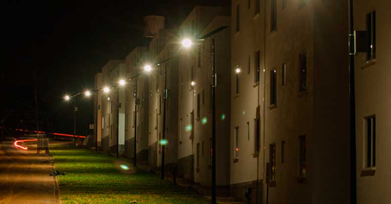 Fraccionamiento San Miguelito, Córdoba, Veracruz (Luminaria solar C-LED) Proyecto de luminarias solares que se instaló en el Fraccionamiento San Miguelito, cerca del ingenio del mismo nombre en Córdoba, Veracruz.
La luminaria solar que se instaló fue el modelo C-Led 23 con poste de 7 metros.